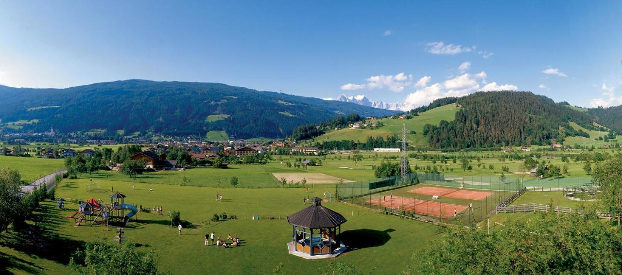 Jugendhotel Bachlehen Und Johanneshof ラートシュタット エクステリア 写真