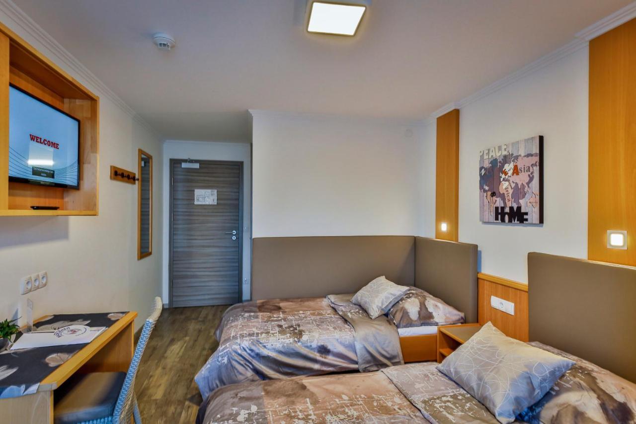Jugendhotel Bachlehen Und Johanneshof ラートシュタット エクステリア 写真