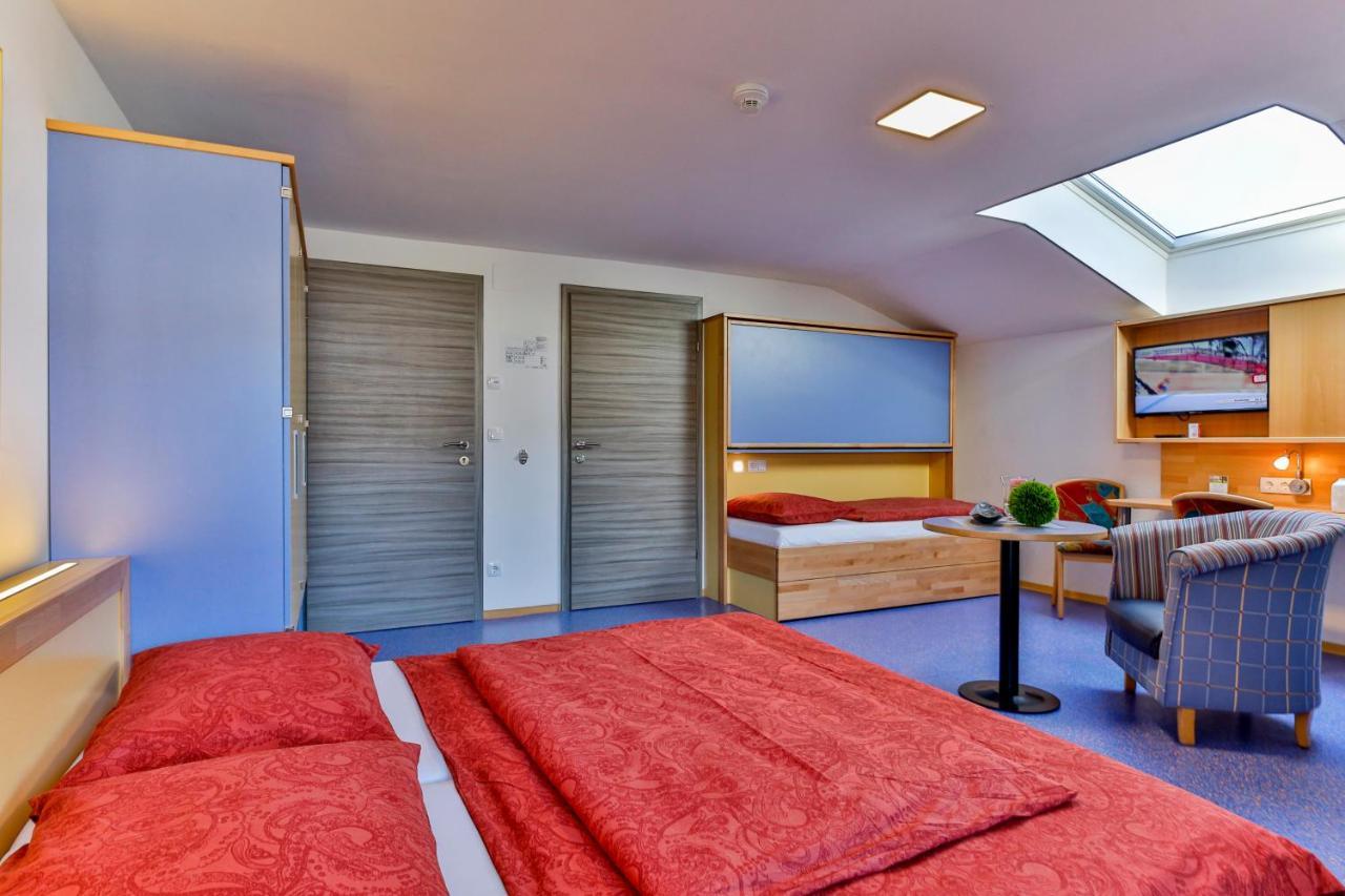 Jugendhotel Bachlehen Und Johanneshof ラートシュタット エクステリア 写真